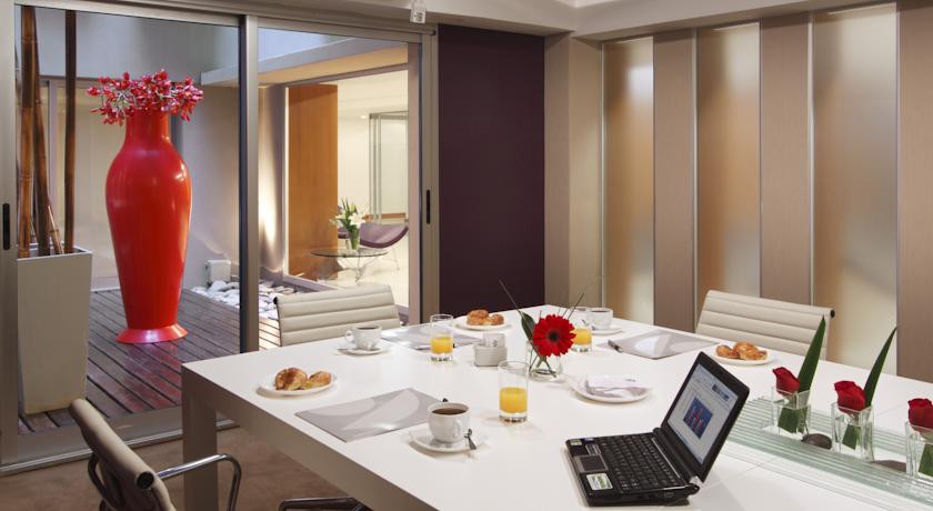 ASPEN SUITES 8/44