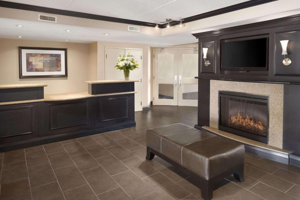 Days Inn by Wyndham Brantford 4/21