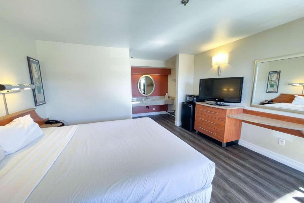 Room at Motel6 Barstow, CA - Mojave Desert Stop - I-15, BARSTOW - CA
