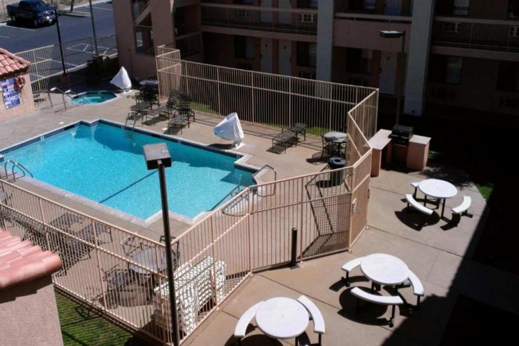 Motel6 Barstow, CA - Mojave Desert Stop - I-15 8/16