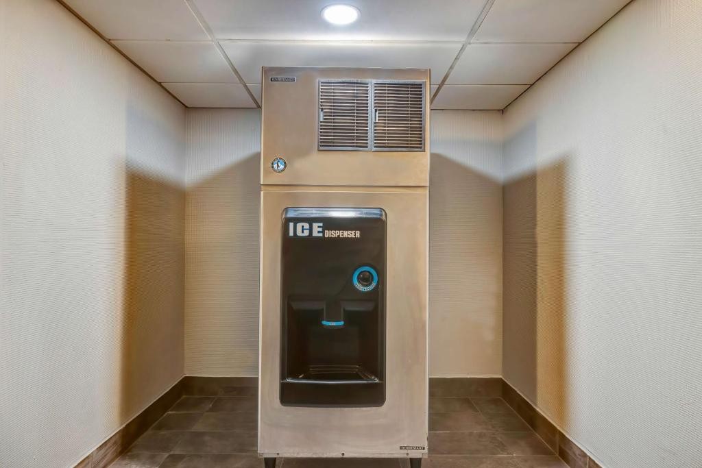Motel6 Arlington, TX - Entertainment District 27/34