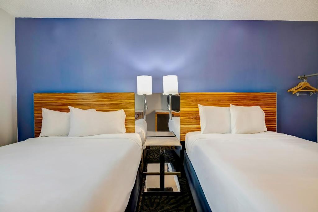 Motel6 Arlington, TX - Entertainment District 11/34
