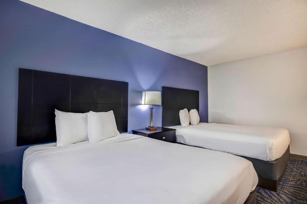 Motel6 Arlington, TX - Entertainment District 19/34