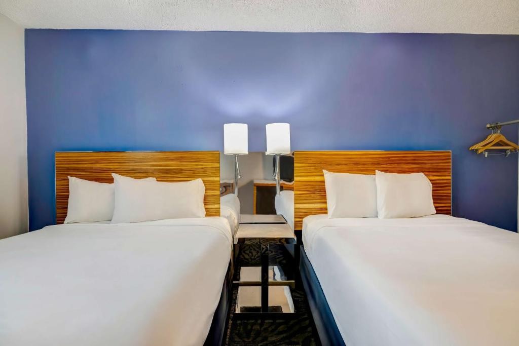 Motel6 Arlington, TX - Entertainment District 18/34