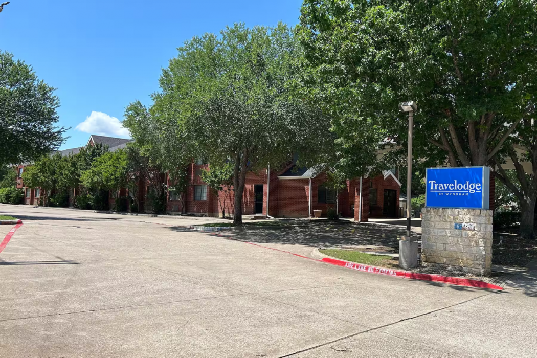 Travelodge by Wyndham Arlington/Dallas Area 1/12