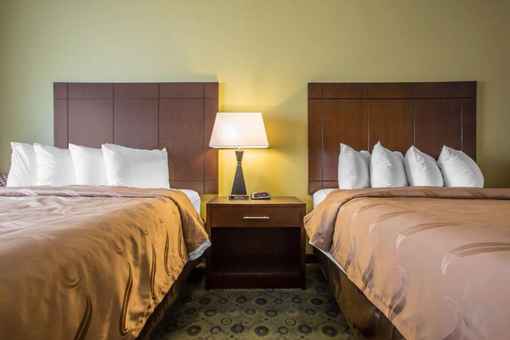 Quality Inn & Suites Bloomington I-55 and I-74 11/39