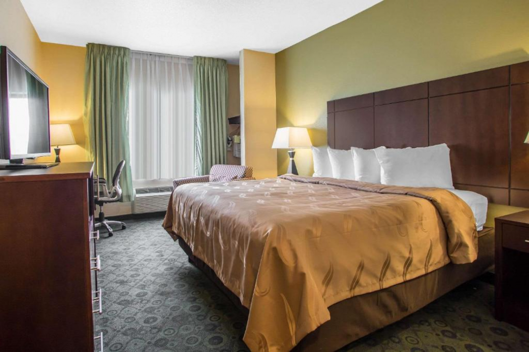 Quality Inn & Suites Bloomington I-55 and I-74 8/39