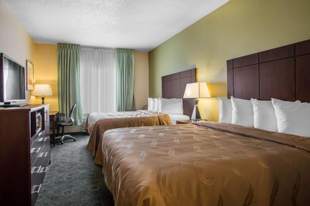Quality Inn & Suites Bloomington I-55 and I-74 30/39