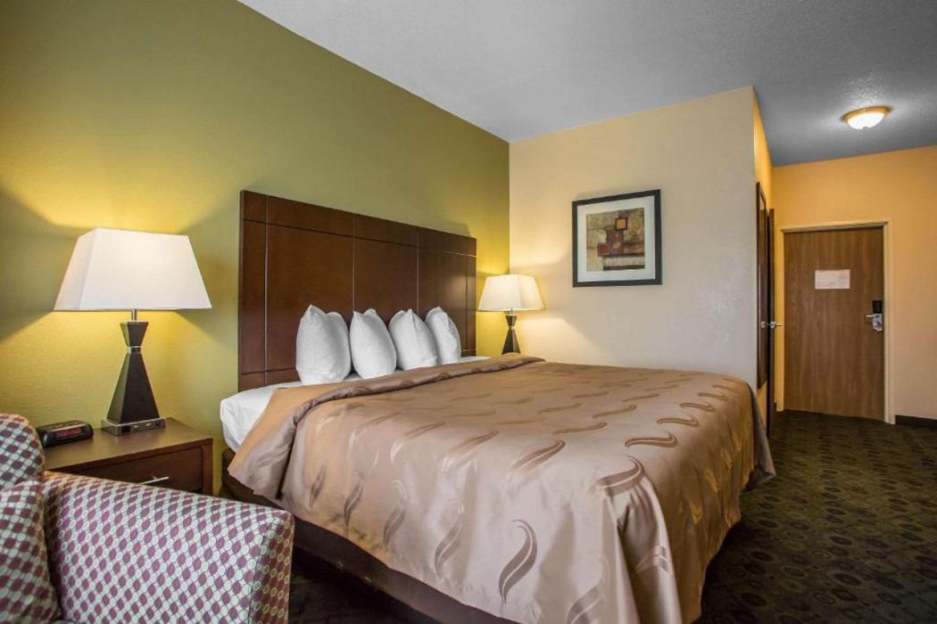 Quality Inn & Suites Bloomington I-55 and I-74 9/39