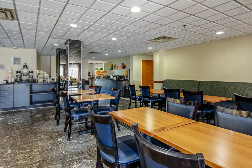 Quality Inn & Suites Bristol North 16/32
