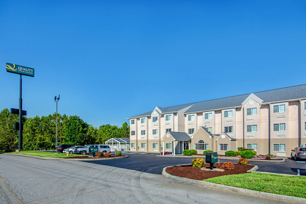 Quality Inn & Suites Bristol North 1/32