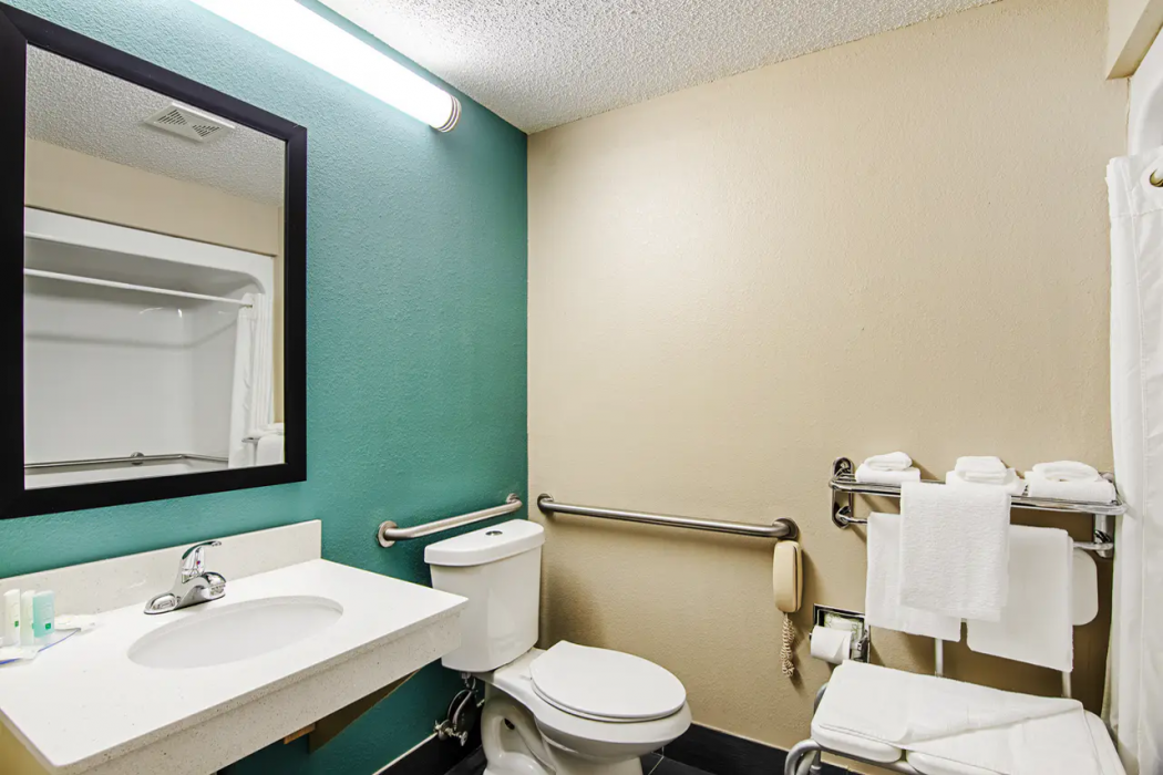 Quality Inn & Suites Bristol North 15/32