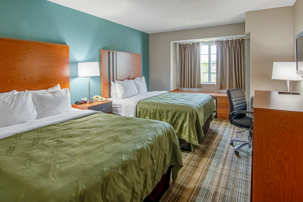 Quality Inn & Suites Bristol North 9/32
