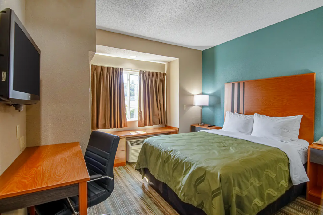 Quality Inn & Suites Bristol North 11/32