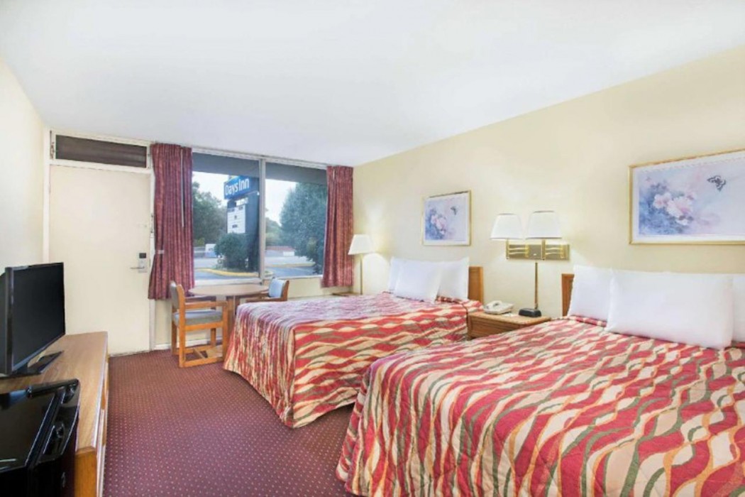 Days Inn By Wyndham Bristol Parkway 8/15