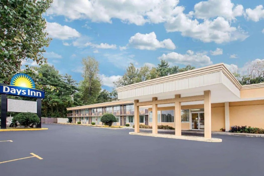 Days Inn By Wyndham Bristol Parkway 1/15