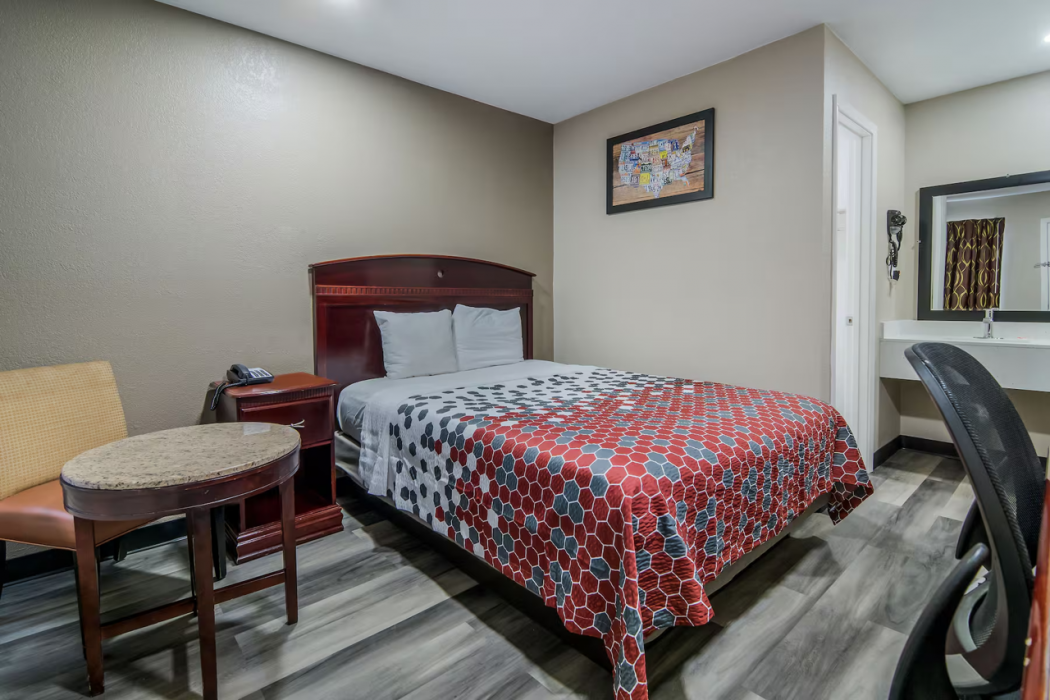 Super 8 by Wyndham Waco North I-35 9/16