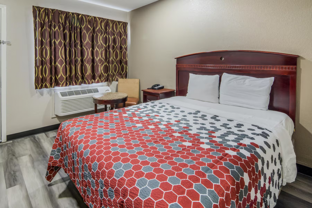 Super 8 by Wyndham Waco North I-35 12/16