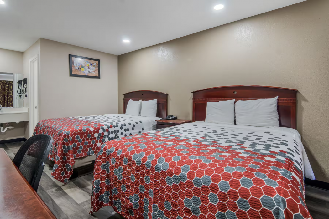 Super 8 by Wyndham Waco North I-35 10/16