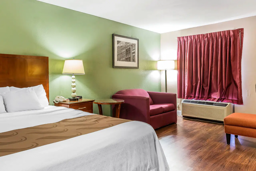 Quality Inn & Suites near Robins Air Force Base 13/21