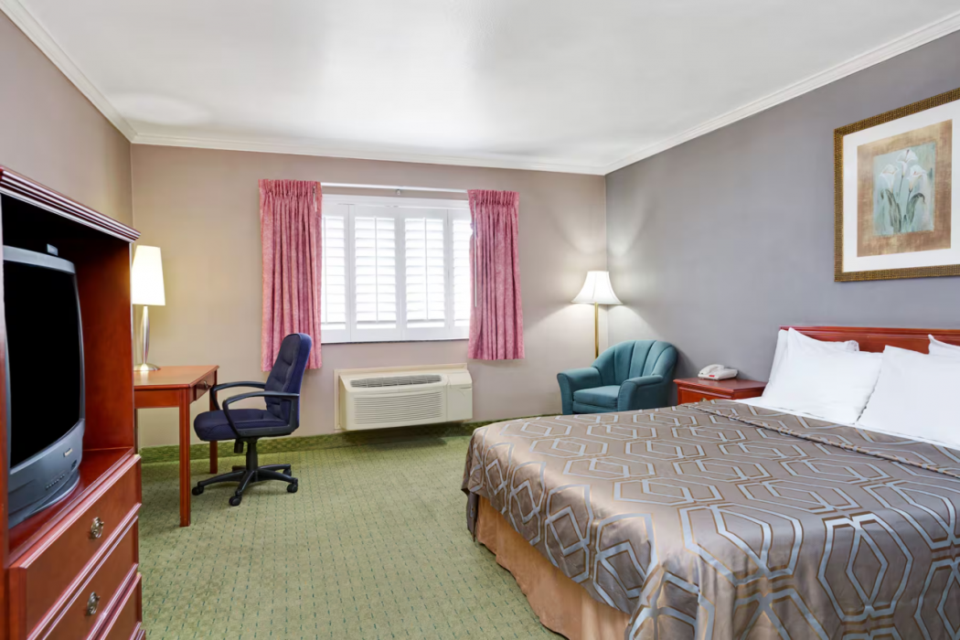 Days Inn by Wyndham West Covina 7/19