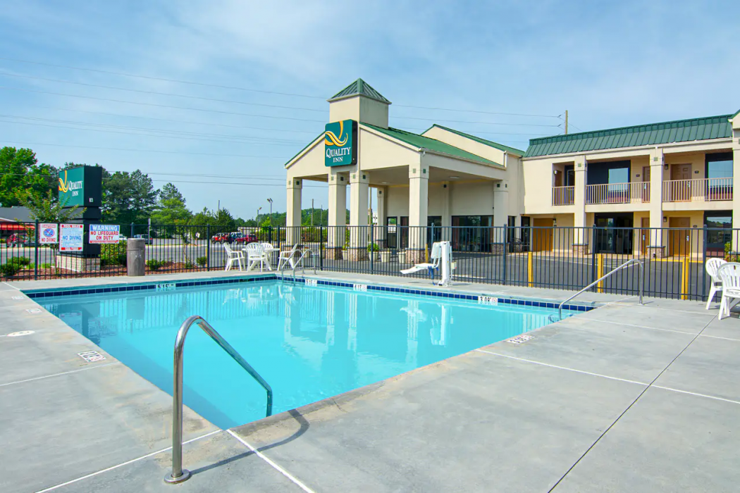 Quality Inn Calhoun North I-75 17/23