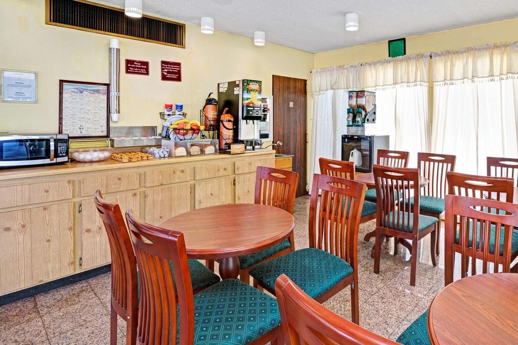 Knights Inn Claremont 5/14