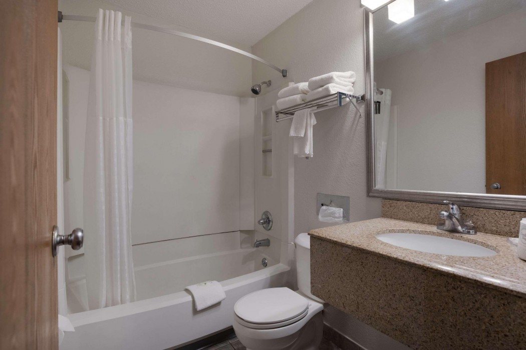 Quality Inn Hall Of Fame 16/33