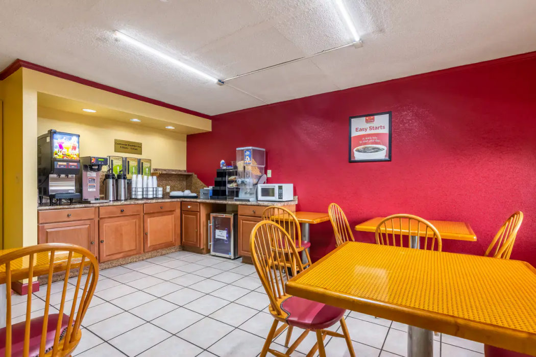 Econo Lodge Charlotte Airport Area 13/26