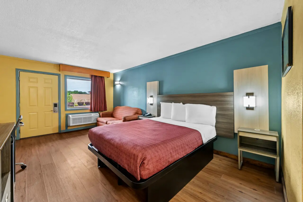 Econo Lodge Charlotte Airport Area 9/26