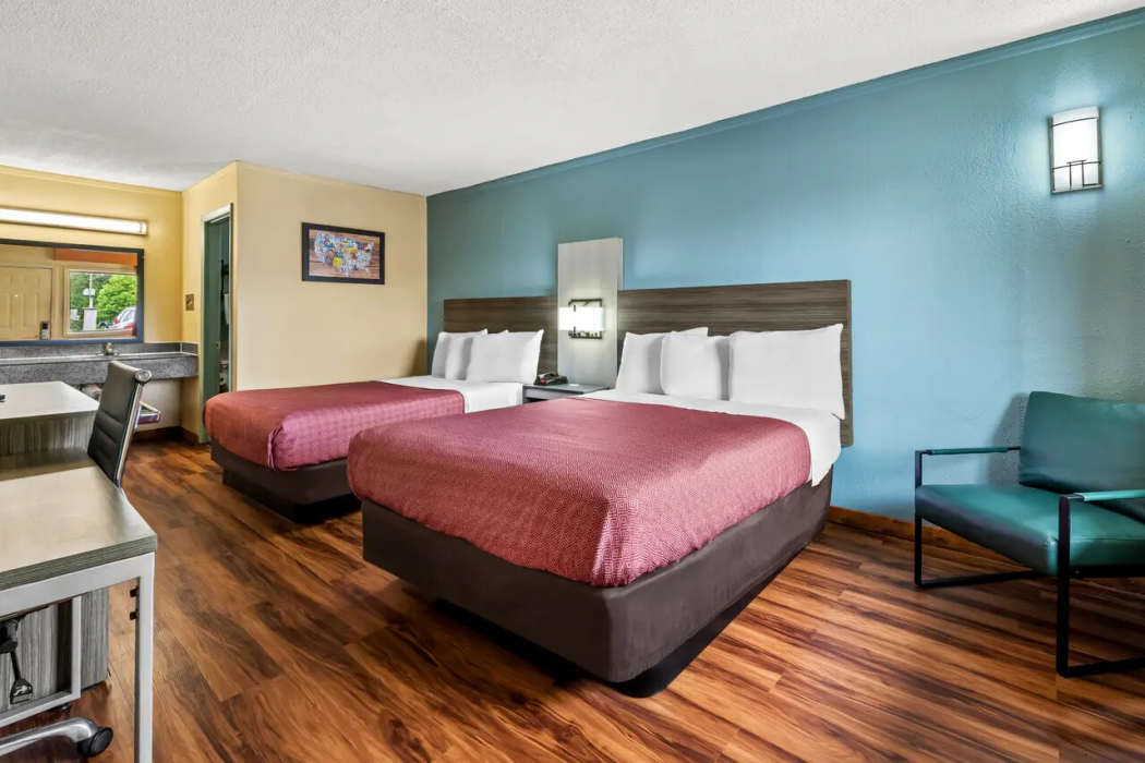 Econo Lodge Charlotte Airport Area 8/26