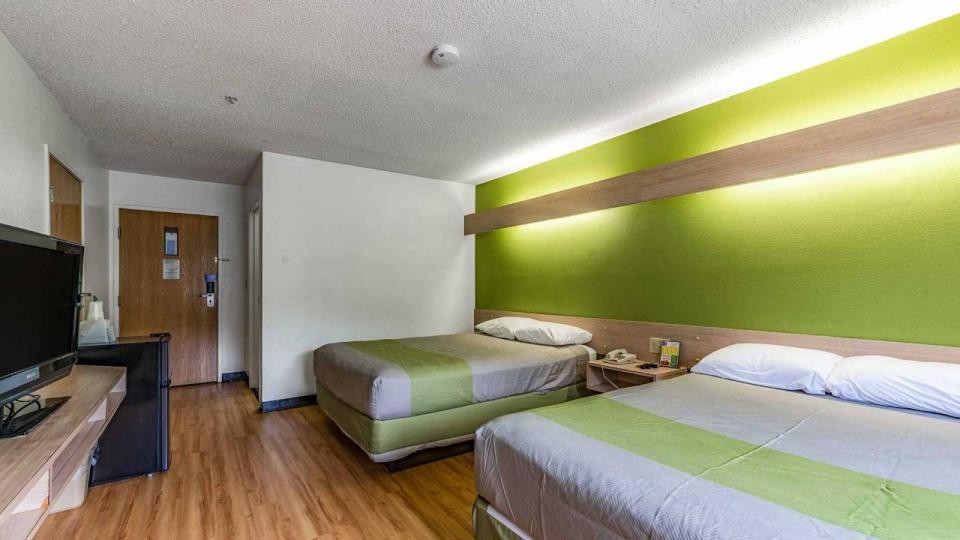 Motel6 Charlotte, NC - University 21/45