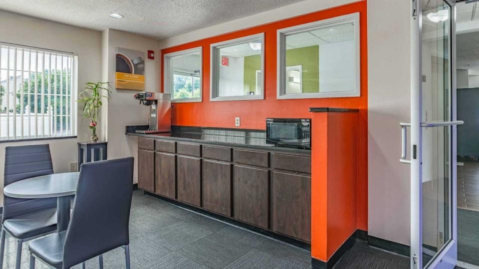 Motel6 Charlotte, NC - University 6/45