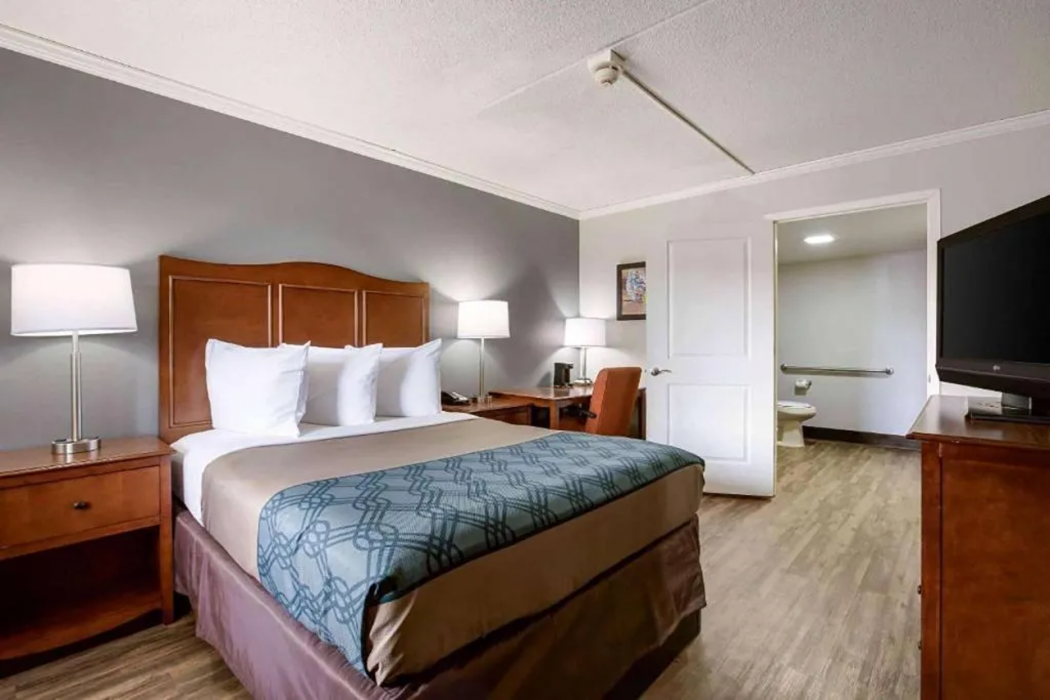 Travelodge by Wyndham Canton/Livonia Area, MI 11/38