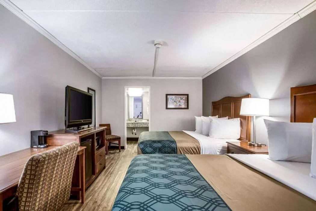 Travelodge by Wyndham Canton/Livonia Area, MI 17/38