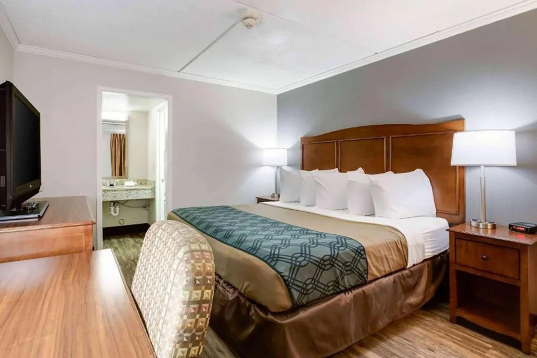 Travelodge by Wyndham Canton/Livonia Area, MI 15/38
