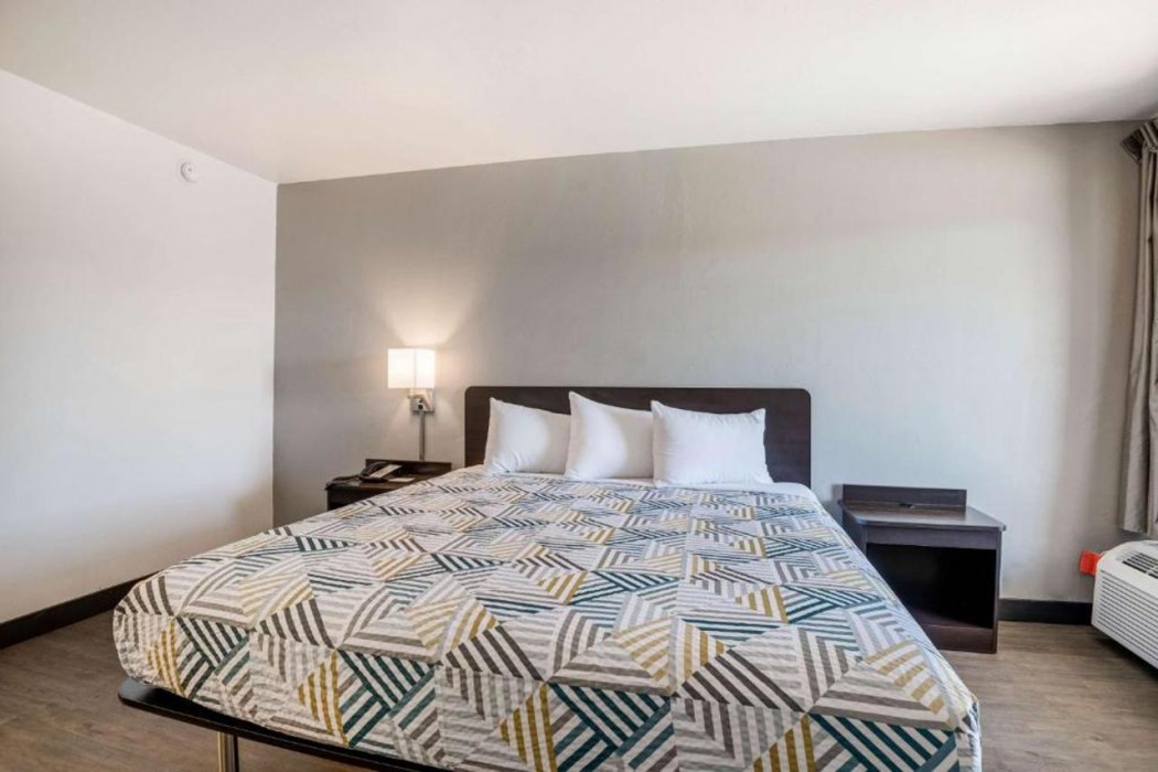 Motel6 Tucson, AZ- Downtown 20/53