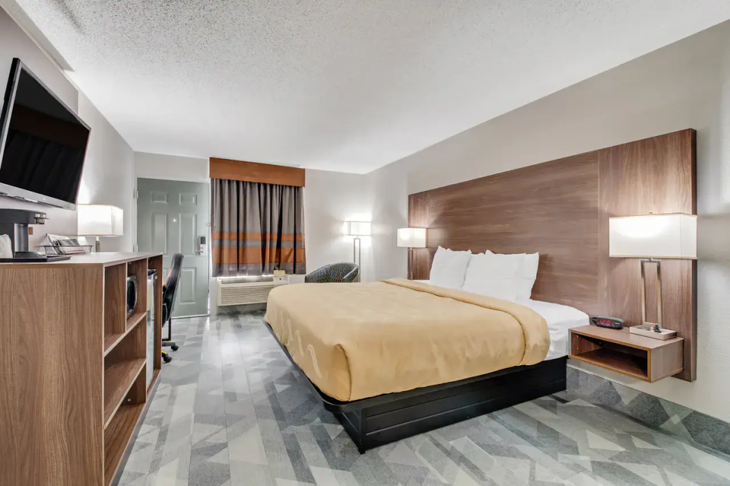 Quality Inn Dalton East 16/27
