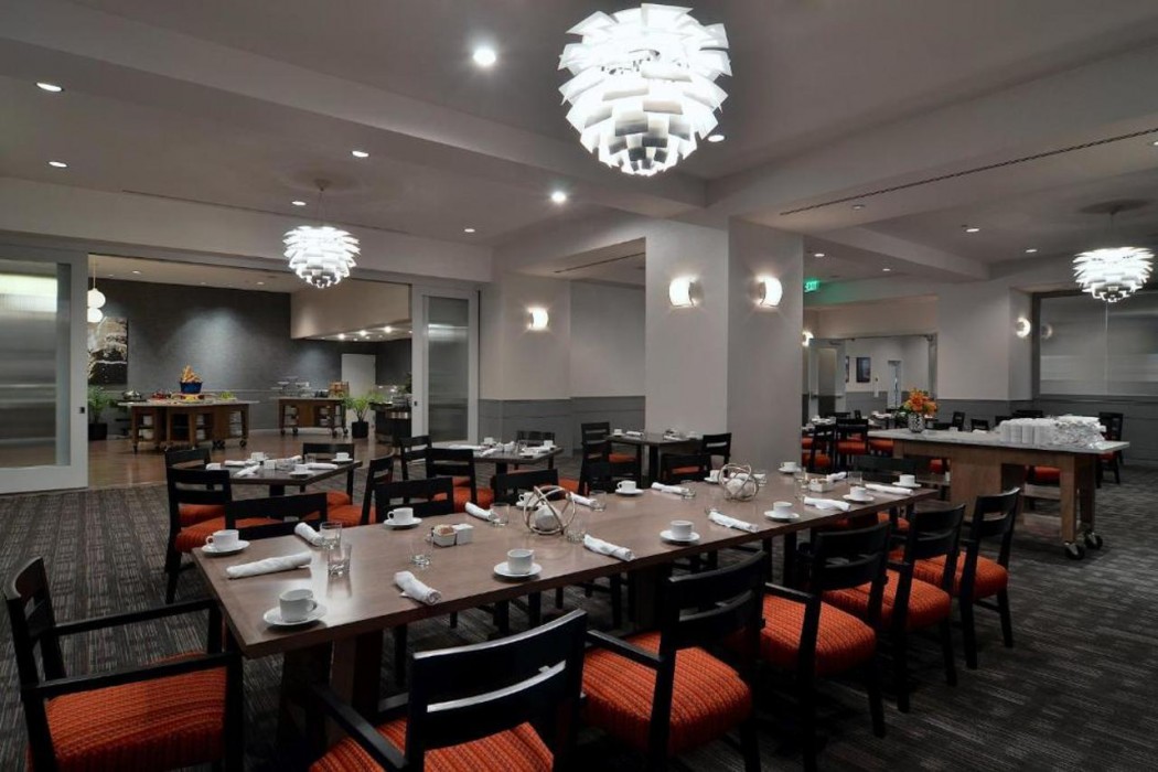 Loews Hollywood Hotel 27/73