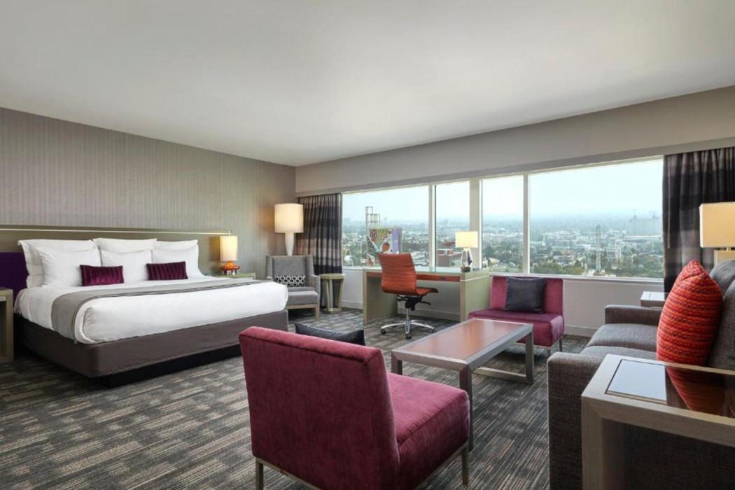 Loews Hollywood Hotel 15/73