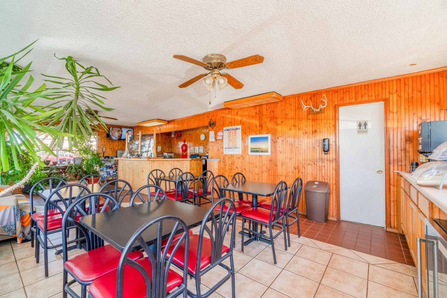 Breakfast area