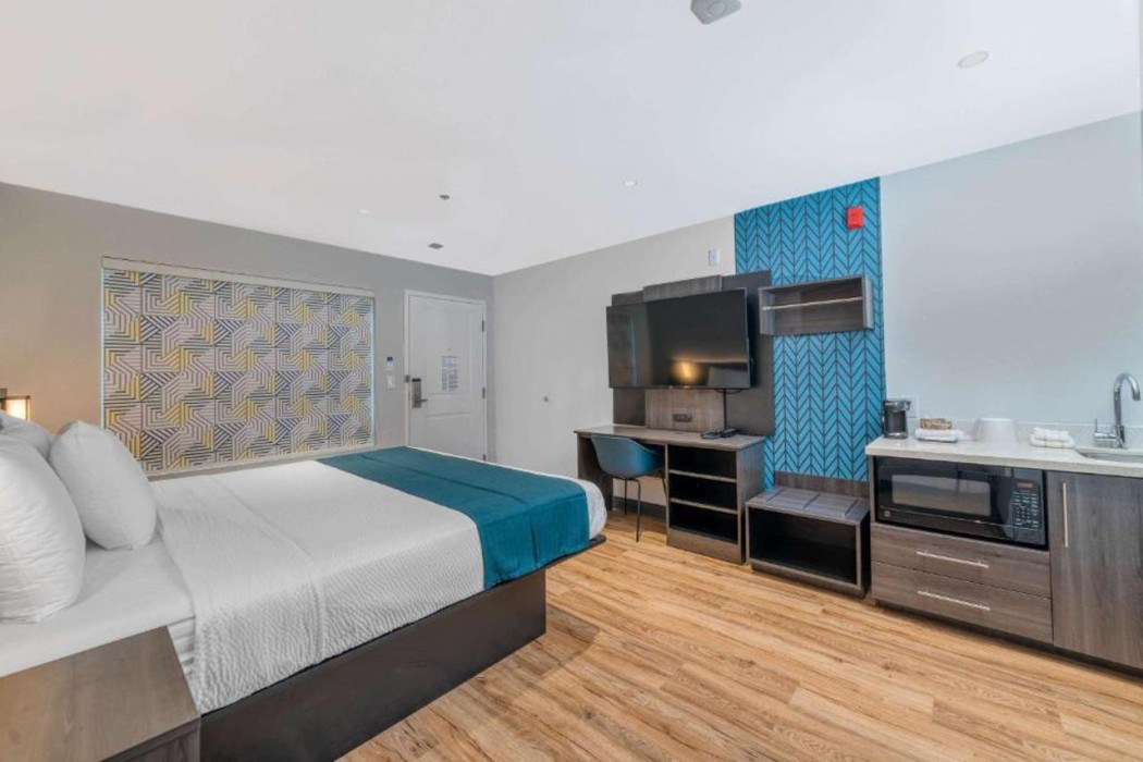 Studio6 Suites Stockton, CA – Waterfront 13/18