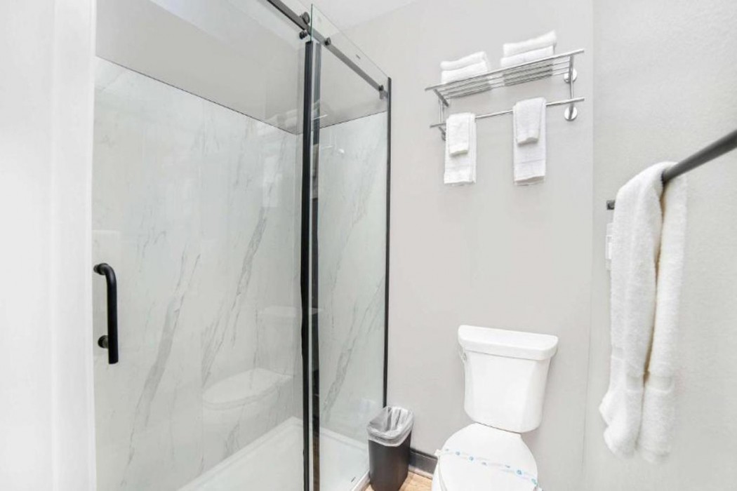 Studio6 Suites Stockton, CA – Waterfront 14/18