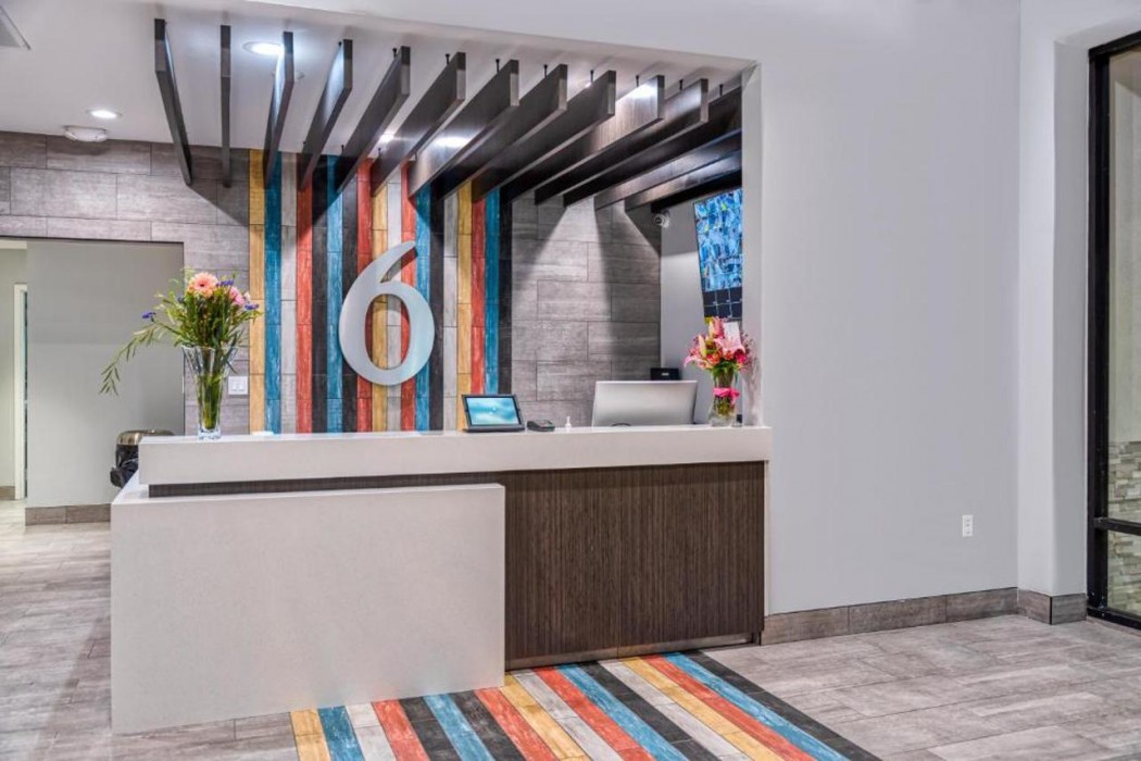 Lobby at Studio6 Suites Stockton, CA – Waterfront, STOCKTON - CA