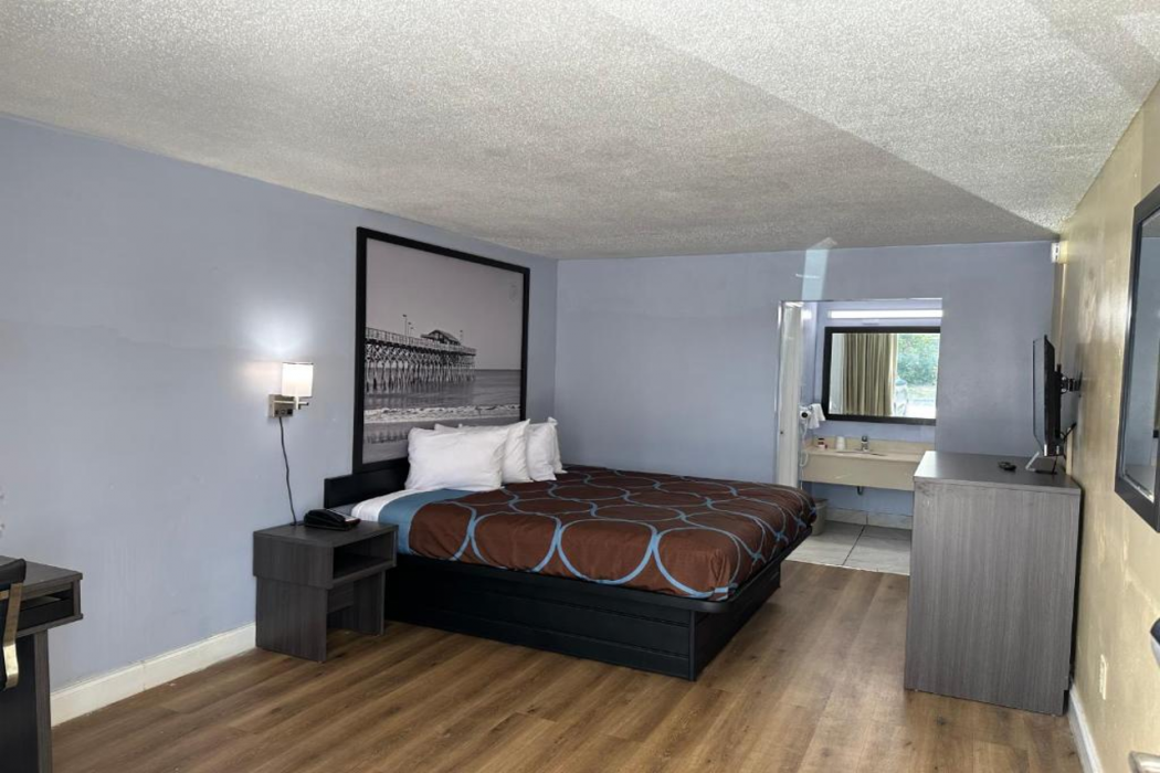Super 8 By Wyndham Florence Sc I 95 North Hwy 76 8/21