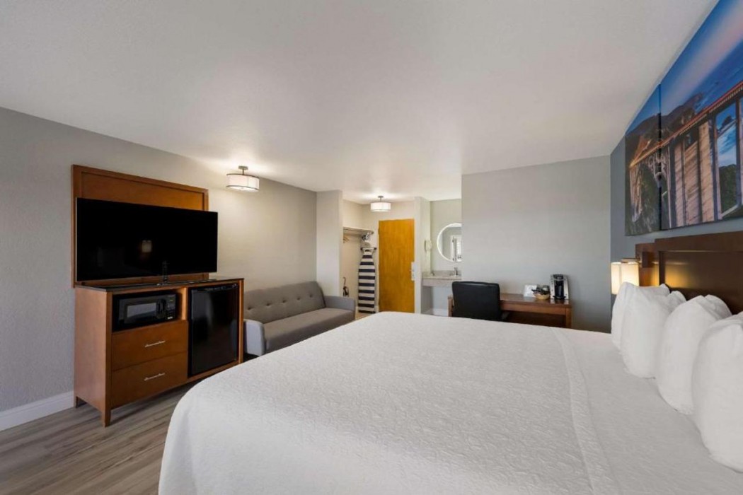 Comfort Inn near Hearst Castle - Cambria 18/30