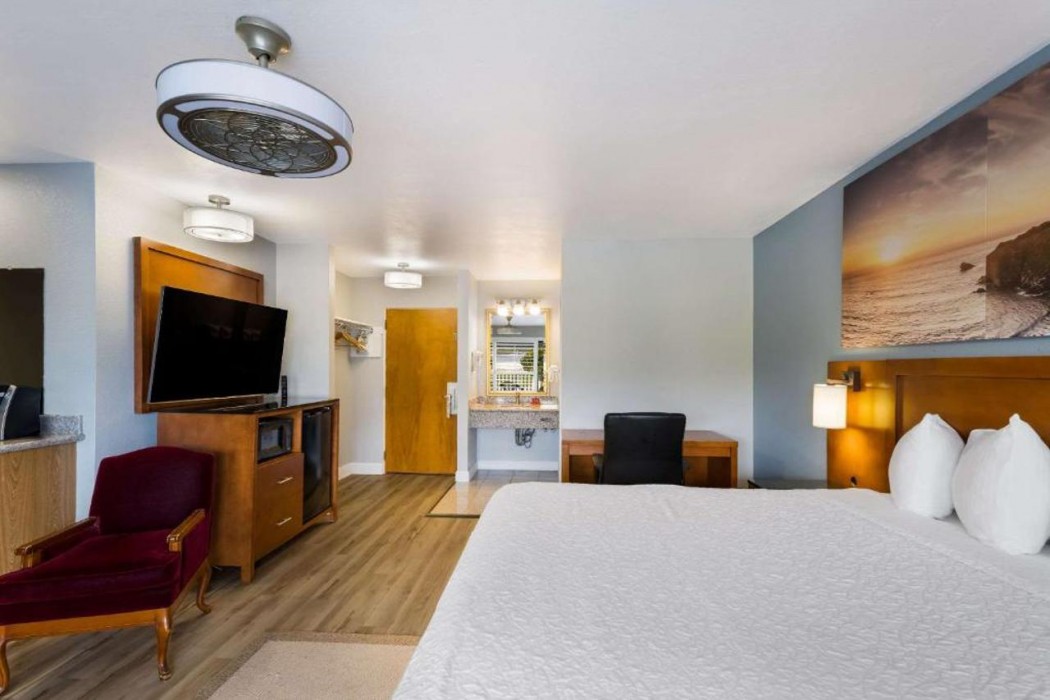 Comfort Inn near Hearst Castle - Cambria 9/30