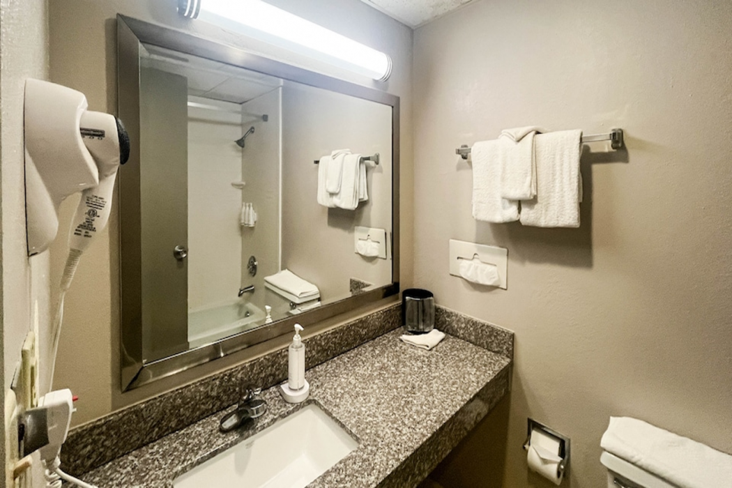 Studio6 Suites Fremont, OH 14/22