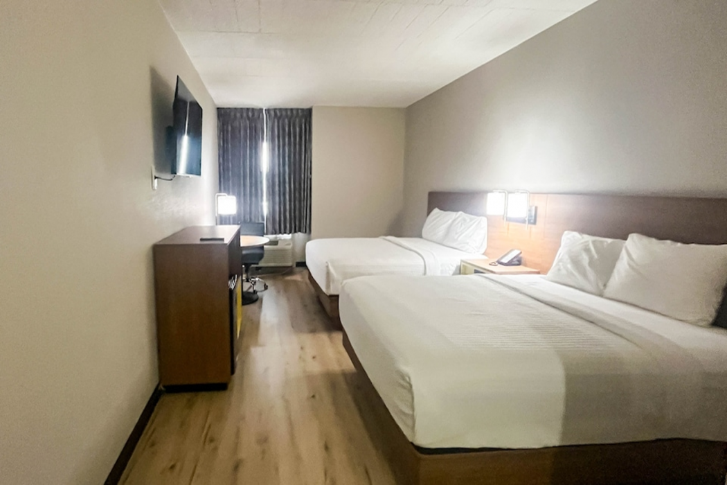 Studio6 Suites Fremont, OH 7/22