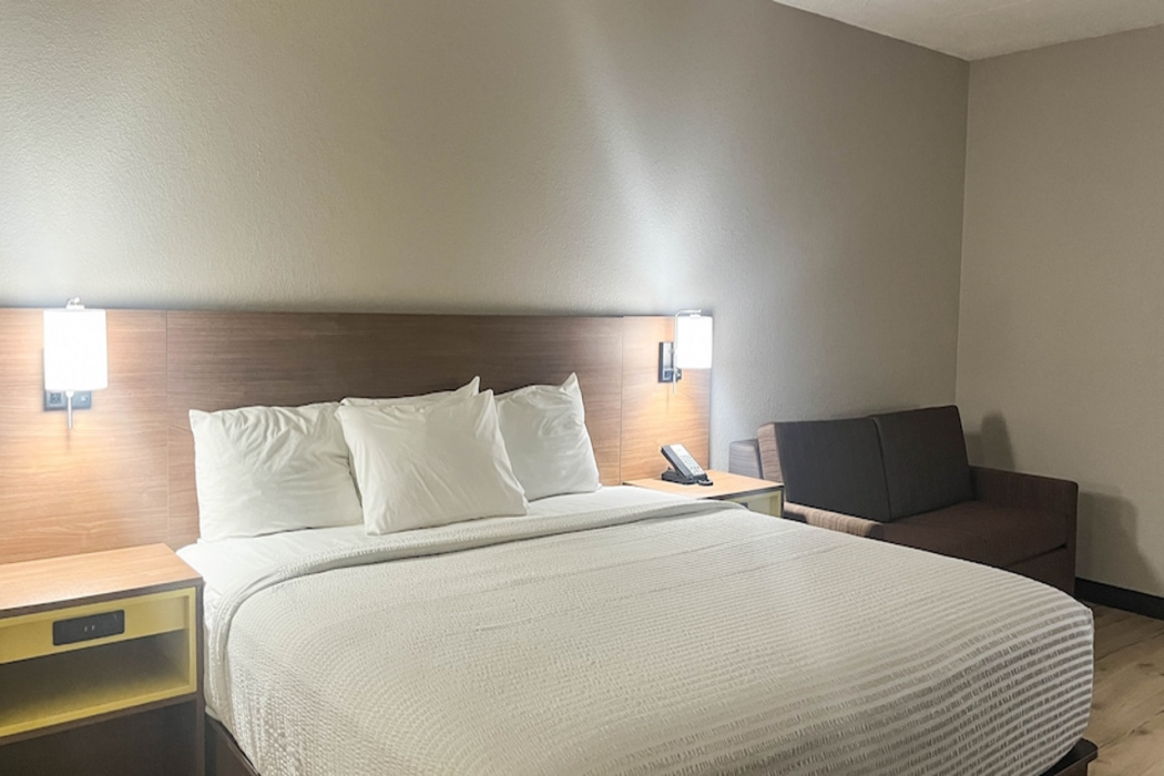 Studio6 Suites Fremont, OH 6/22